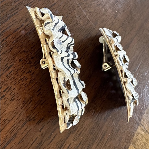 Black & White Zebra Print Large Rectangle Gold Tone Clip Earrings w/ Rhinestones - Picture 3 of 5